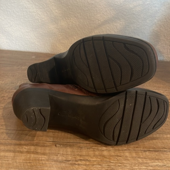 Clarks size 7.5 brown leather boots - Picture 3 of 3